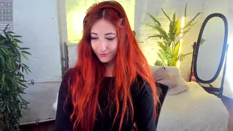 caty_cuddly online show from December 8, 3:53 am