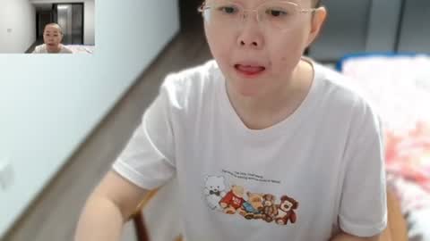 Snapshot of cbz112233 chatting on June 21, 6:21 pm ANNYANNY online show from June 21, 6:21 pm