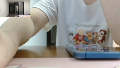 Snapshot of cbz112233 chatting on June 22, 4:15 pm ANNYANNY online show from June 22, 4:15 pm