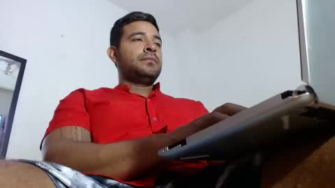 Snapshot of ccamilo_ chatting on May 11, 1:17 pm camilo online show from May 11, 1:17 pm