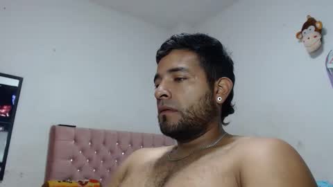 Snapshot of ccamilo_ chatting on May 19, 1:17 pm camilo online show from May 19, 1:17 pm