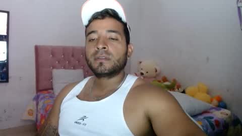 Snapshot of ccamilo_ chatting on May 21, 1:29 pm camilo online show from May 21, 1:29 pm