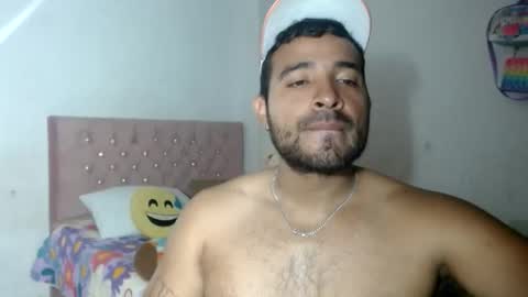 Snapshot of ccamilo_ chatting on May 27, 1:30 pm camilo online show from May 27, 1:30 pm