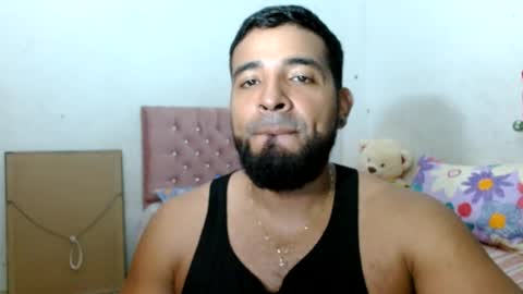 Snapshot of ccamilo_ chatting on July 23, 1:42 pm camilo online show from July 23, 1:42 pm