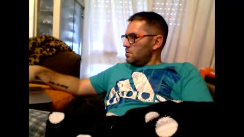 Snapshot of ccddrr2 chatting on December 5, 10:24 am ccddrr2 online show from December 5, 10:24 am