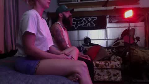 Snapshot of ccgreysweatpants chatting on September 29, 4:17 am WHAT CAN YOU GET US TO DO online show from September 29, 4:17 am