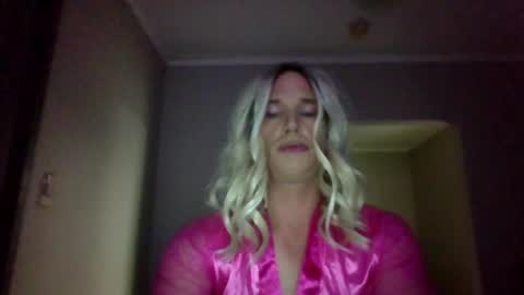Snapshot of cdapril chatting on May 23, 4:33 pm cdapril online show from May 23, 4:33 pm