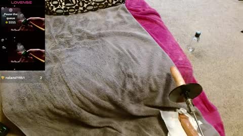 Boy looking for older men for first bottoming experience online show from April 4, 10:18 pm