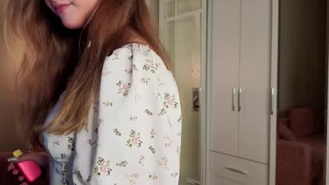 Lina  online show from September 18, 7:27 pm