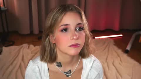 Lina  online show from June 7, 7:39 pm