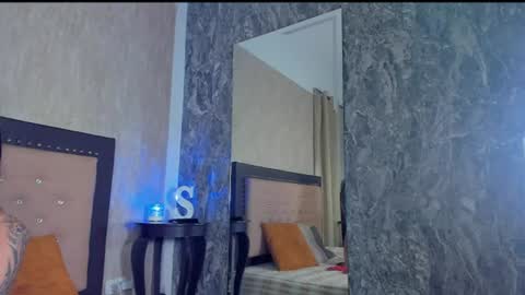 Snapshot of ceeleste_bluee chatting on June 22, 8:17 pm ceeleste_bluee online show from June 22, 8:17 pm