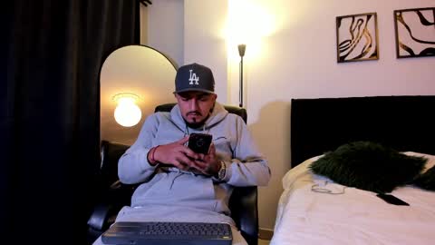 Snapshot of cefiro93 chatting on April 8, 12:21 am cefiro93 online show from April 8, 12:21 am