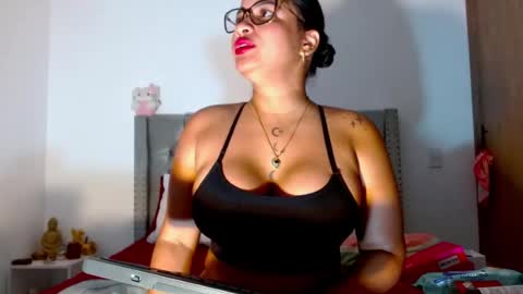 Snapshot of celeneortiiz chatting on July 1, 9:00 am celeneortiiz online show from July 1, 9:00 am