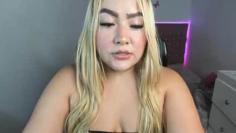 Snapshot of celeste__sweetx chatting on May 11, 6:05 pm Celeste Sweet online show from May 11, 6:05 pm