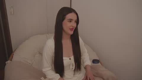 Snapshot of celeste_angel1 chatting on July 13, 10:01 pm Diane Independent model online show from July 13, 10:01 pm