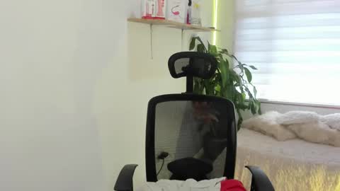 celeste_bonnet1 online show from September 25, 7:39 pm