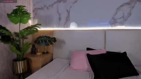 Snapshot of celeste_evanzz chatting on May 6, 6:57 pm Celeste online show from May 6, 6:57 pm