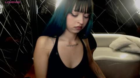 Snapshot of celeste_fioree chatting on July 18, 3:27 pm celeste_fioree online show from July 18, 3:27 pm