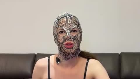 Snapshot of celeste_grayson chatting on June 11, 2:53 am celeste grayson online show from June 11, 2:53 am