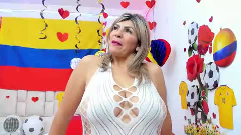 Snapshot of celeste_lincon chatting on June 27, 12:59 am Celeste Lincon online show from June 27, 12:59 am