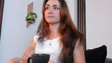 Snapshot of celeste_rodriguez_ chatting on June 20, 12:25 am online show from June 20, 12:25 am