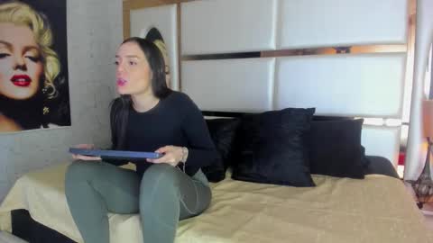 celeste_starsss online show from December 19, 2:13 pm