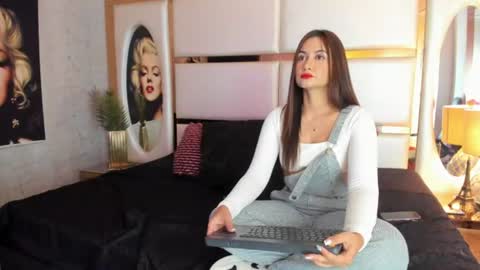 celeste_starsss online show from July 15, 9:31 pm