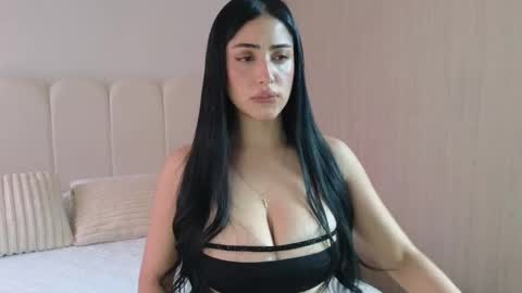 Snapshot of celeste_tailor_ chatting on May 19, 8:04 pm Celeste Tailor online show from May 19, 8:04 pm