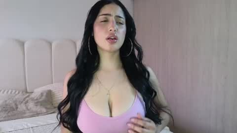 Snapshot of celeste_tailor_ chatting on June 16, 8:33 pm Celeste Tailor online show from June 16, 8:33 pm