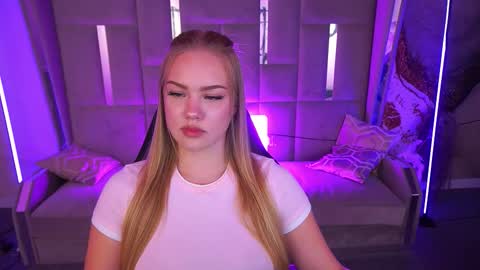 celestenoirr online show from September 15, 1:11 pm