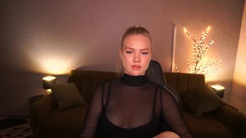 celestenoirr online show from September 26, 7:23 am