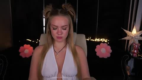 celestenoirr online show from May 26, 3:08 pm
