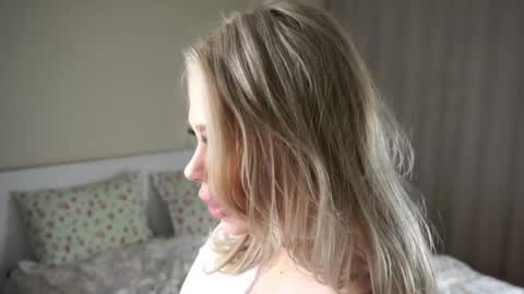 Mellani online show from April 7, 1:22 pm