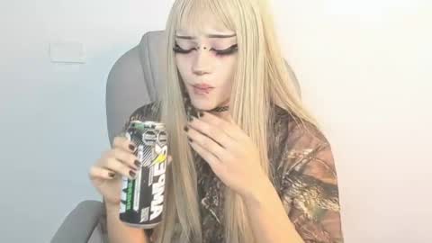 Snapshot of celestica_rose chatting on February 5, 10:19 am Celestica online show from February 5, 10:19 am