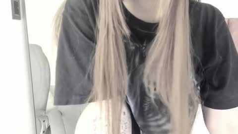 Snapshot of celestica_rose chatting on January 5, 7:50 pm Celestica online show from January 5, 7:50 pm