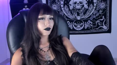   online show from October 28, 8:22 pm