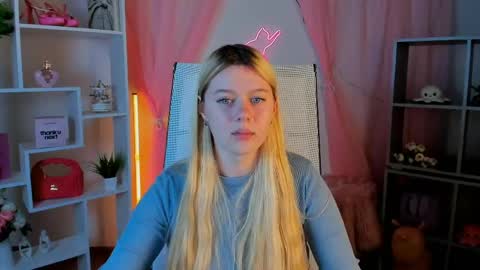 your cute kitty online show from April 30, 7:53 pm
