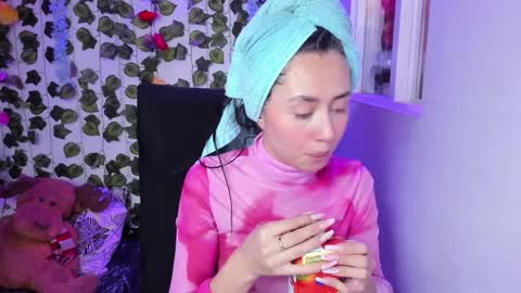 Celestineeeeee online show from December 5, 8:55 pm