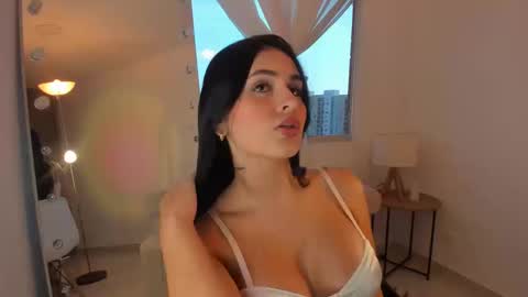Snapshot of celia_dubois chatting on September 23, 9:07 pm Ari online show from September 23, 9:07 pm