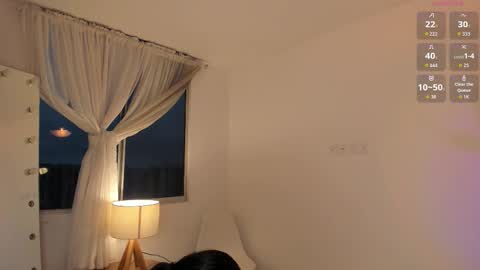 Snapshot of celia_dubois chatting on November 10, 9:58 pm Ari online show from November 10, 9:58 pm