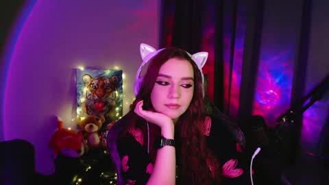 Snapshot of celia_sensual_ chatting on June 4, 7:53 pm celia_sensual_ online show from June 4, 7:53 pm