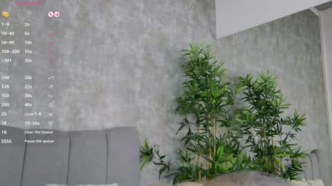 Snapshot of celinemeyerr chatting on January 8, 5:59 am CelineMeyer online show from January 8, 5:59 am