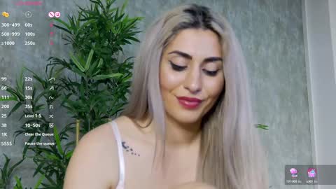 Snapshot of celinemeyerr chatting on February 20, 1:08 pm CelineMeyer online show from February 20, 1:08 pm