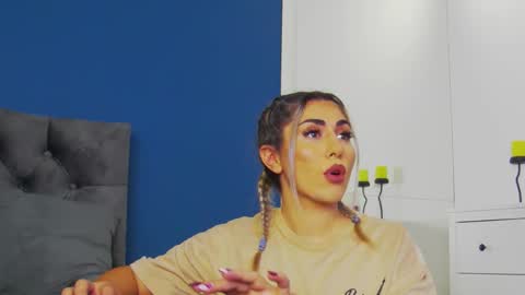 Snapshot of celinemeyerr chatting on October 27, 7:01 am CelineMeyer online show from October 27, 7:01 am