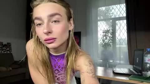 Snapshot of celineruppert chatting on June 29, 11:16 pm Amilia online show from June 29, 11:16 pm