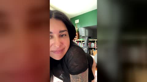 Snapshot of celineshore chatting on March 5, 6:26 pm Celine Shore online show from March 5, 6:26 pm