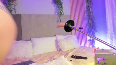 Hello guys my name is Sofi and Lizzie and  Vanessa online show from May 31, 6:09 pm