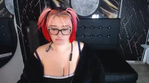 Snapshot of cerecita_02 chatting on July 16, 1:00 am Cerecita online show from July 16, 1:00 am
