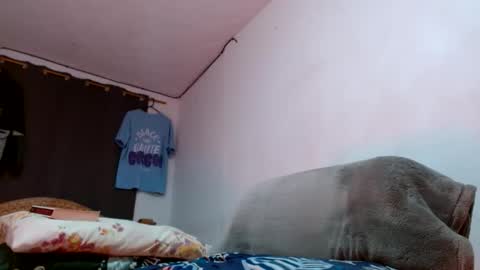 Snapshot of cesar_master_ chatting on February 22, 5:11 pm cesar_master_ online show from February 22, 5:11 pm