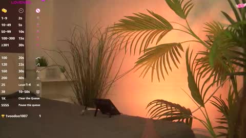 Snapshot of ceserisu chatting on October 13, 9:37 pm Casey online show from October 13, 9:37 pm